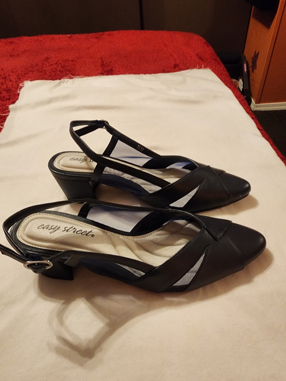 Easy Street Slingback Low Heel Pumps size 7.5
